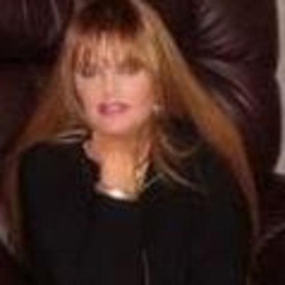 Meet your Posher, Debbie - Picture 1 of 1